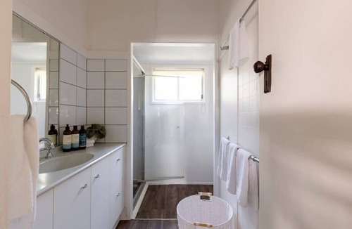 Kings Beach House | Charming Coastal Cottage