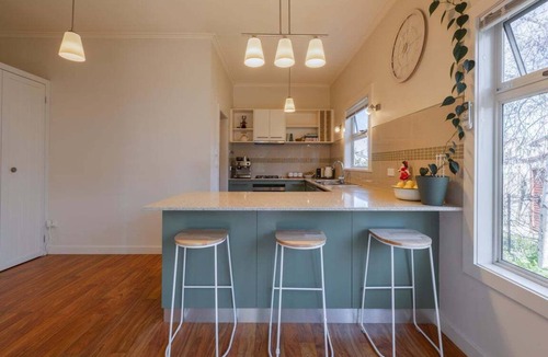 Devonport House | Charming Fig Tree Cottage with WiFi & Parking