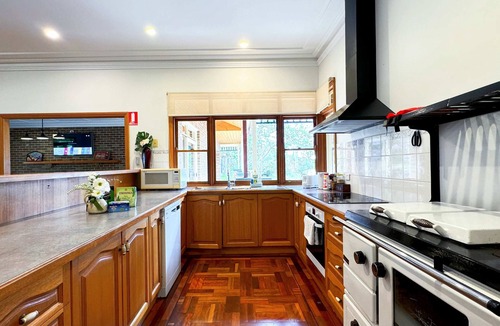 Garfield House | Charming Garfield Farm Stay 4BR Holiday Villa