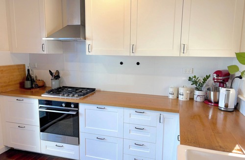 Hilton House | Charming Hilton Cottage- 8 minutes from Fremantle