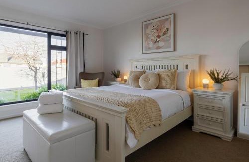 Devonport House | Charming home on Percy