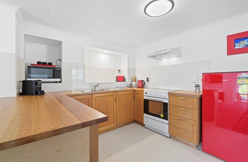 Sandy Bay Apartment | Charming Maning Ave - 2 Bedroom Unit