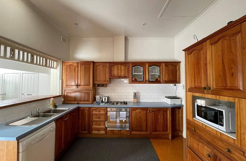 Westbourne Park House | Charming Old-World Bungalow Full of Warmth & History