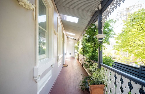Launceston CBD House | Charming Retreat on Charles
