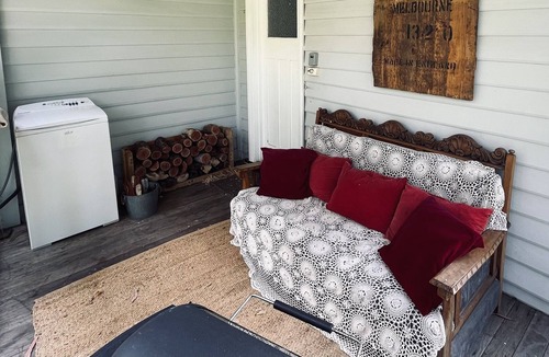 Kirup Cottage | Charming self contained rustic country cottage joined to main farmhouse.
