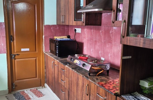 Kalyan Nagar Apartment | Charming & Spacious 2-bedroom apartment in amazing Bengaluru with WiFi, fitness.