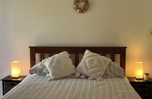 Bimbimbie Apartment | Charming studio in enchanting Bimbimbie with WiFi heated in ground swimming pool