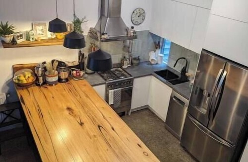Richmond House | Charming Victorian Cottage in convenient location in Richmond, 3 mins to trams