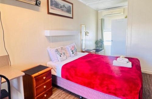 Richmond Hill Hotel | Charters Towers Motel