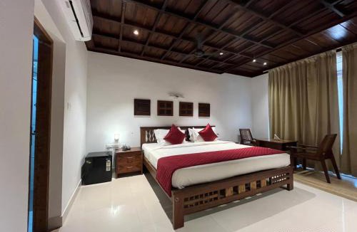 Kuzhuppilly Hotel | Cherai Beach view Heritage