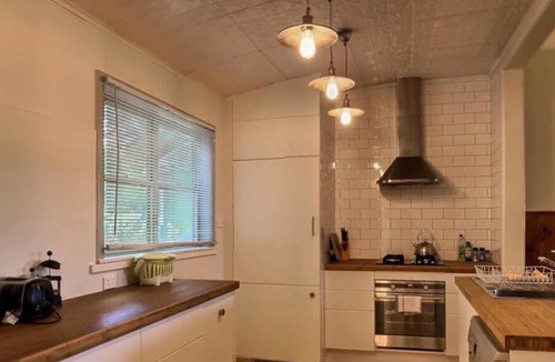 Beechworth Cottage | Cherry Blossom- Beechworth Getaways dog friendly