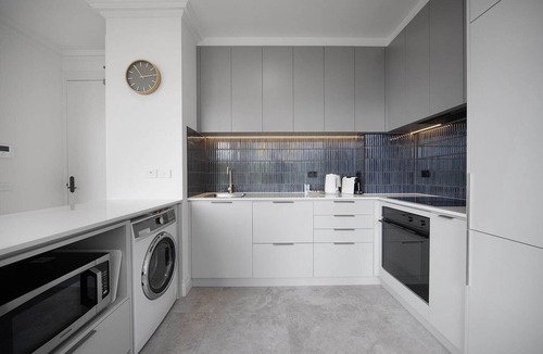 Melbourne Central Business District Apartment | Chic 1-Bed Apartment In the Heart of Melbourne