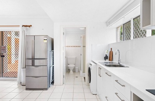 Bridgeman Downs Apartment | Chic 1-Bed Escape with Parking Bridgeman Downs