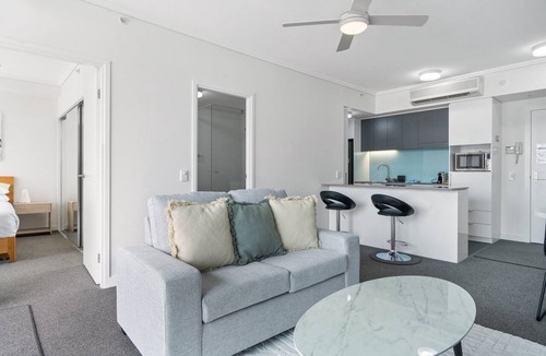 Fortitude Valley Apartment | Chic 1 Bed Inner-City Retreat with Pool and Views