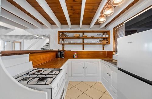 Mooloolaba Apartment | Chic 2-Bed Cabin-Style Home by Mooloolaba Beach