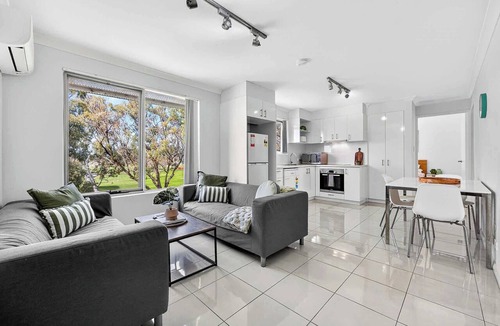 Rockingham Apartment | Chic 2BR Rockingham Escape Garden Views