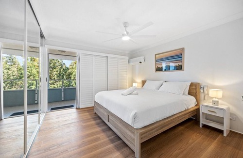 Manly Apartment | Chic 4-Bed Townhouse with Ocean Views