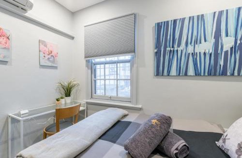 Surry Hills House | Chic Double Room - AC - Next to Central Station - Shared Bathroom