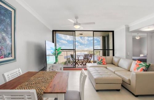 Caloundra Apartment | Chiswell Place Unit 7, 31 Warne Tce