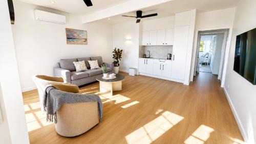 Flaxton House | Cielo Flaxton, Newly Renovated Luxury Accommodation with Ocean and Iconic Views