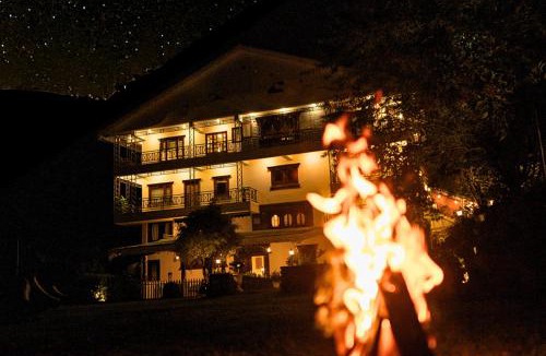 Geyzing Hotel | Cilantro Unwind Delisso Abode ,Pelling