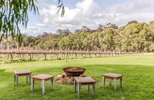Yallingup Siding House | Cinque Stelle - Vineyard Views & Country Serenity