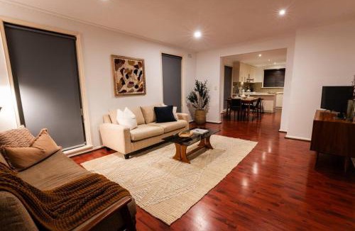 Grovedale Apartment | Circa 77 - Mid Century Modern Gem