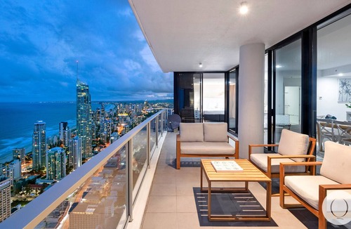 Surfers Paradise Apartment | Circle on Cavill– 5 Bed Family Sub Penthouse Ocean