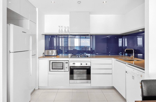 Surfers Paradise Apartment | Circle on Cavill 25th Floor with Ocean Views - CoastHM