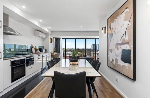 East Perth Apartment | City Chic: Elegant 2BR apartment