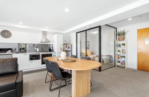 East Perth Apartment | City Life: 2BR Apt with Pool, Gym, Sauna & Car Bay