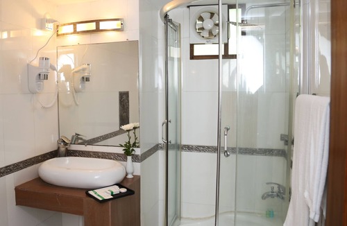 Uttara Hotel | Civic Inn