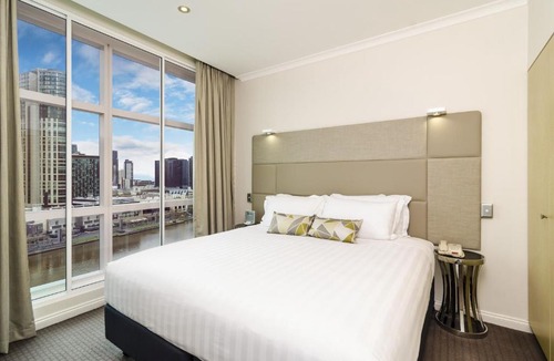 Melbourne Central Business District Hotel | Clarion Suites Gateway