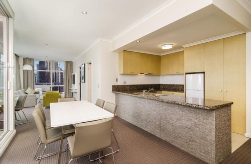 Melbourne Central Business District Hotel | Clarion Suites Gateway