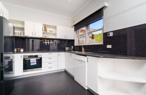 Ainslie Apartment | Classic 2BR with Modern Touch and Garden