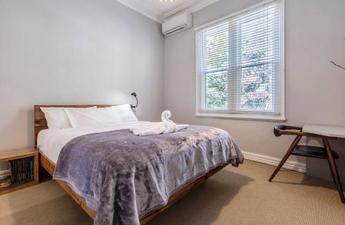 Flemington House | Classic Comforts - Moments to Flemington Racecourse