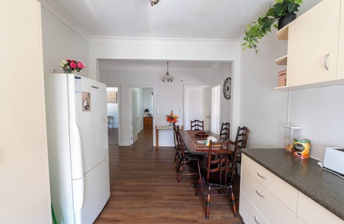 Corio House | Classic decor, freshly painted 3 bedroom and two bathroom quiet home