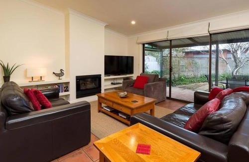 Albury House | Classic on George