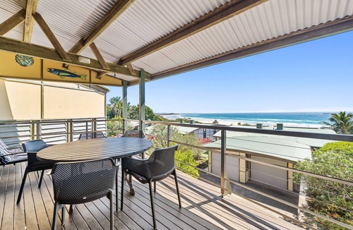 Point Lookout Apartment | Claytons 10 | 4 bed, 2 bath, Cylinder beachfront