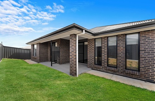 Davoren Park House | Clean & Private 2BR Stay | Perfect for Getaways