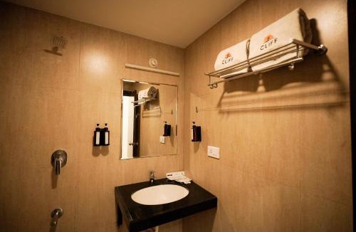 Shimoga Hotel | CLIFF EMBASSY BANQUET AND SUITEs