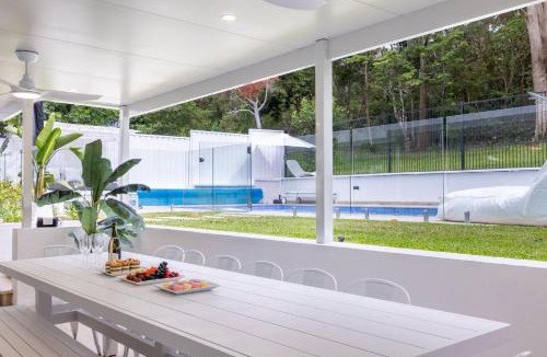 Corlette House | Cloud Nine, 18 Wynne Cres - heated pool, waterviews, beach