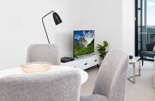 Brisbane Central Business District Hotel | Cloudbridge Convenient 3 BR. 2BTH Sky Brisbane CBD