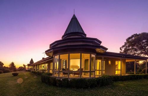 Christmas Hills House | Cloudcrest Estate | Pool, Tennis, Golf & Kangaroos