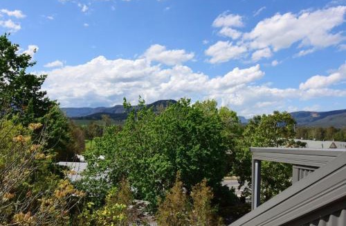 Kangaroo Valley House | Cloudsong Chalet 2 Close to the village centre