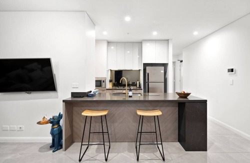 Gold Coast Apartment | Cloudview Retreat | Luxe Skyhome Experience