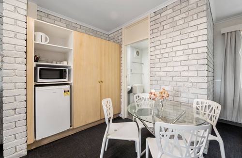 Launceston CBD Hotel | Coach House Launceston