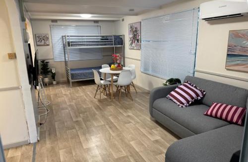 South Maitland Hotel | Coachstop Caravan Park