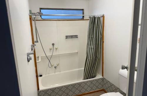 South Maitland Hotel | Coachstop Caravan Park
