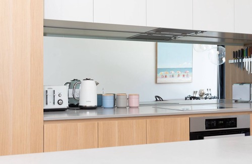 Flinders House | Coast & Cosy - Flinders Scandi Townhouse
